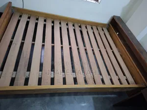 Bed for sale size 5/7 feet