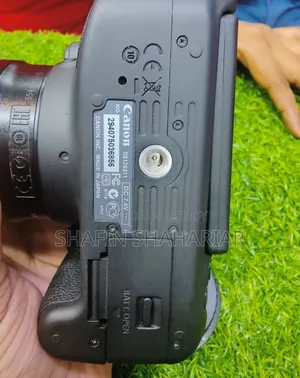 Canon 700D + Zoom Lens 75-300