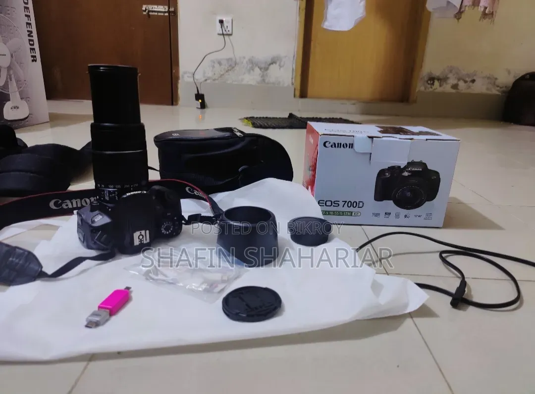 Canon 700D + Zoom Lens 75-300