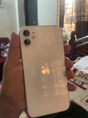 অ্যাপল আইফোন ১১ ১২৮ জিবি সাদা