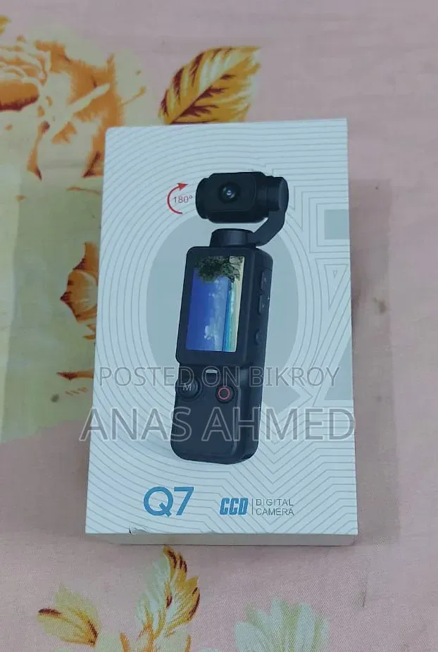 A photo video camera.