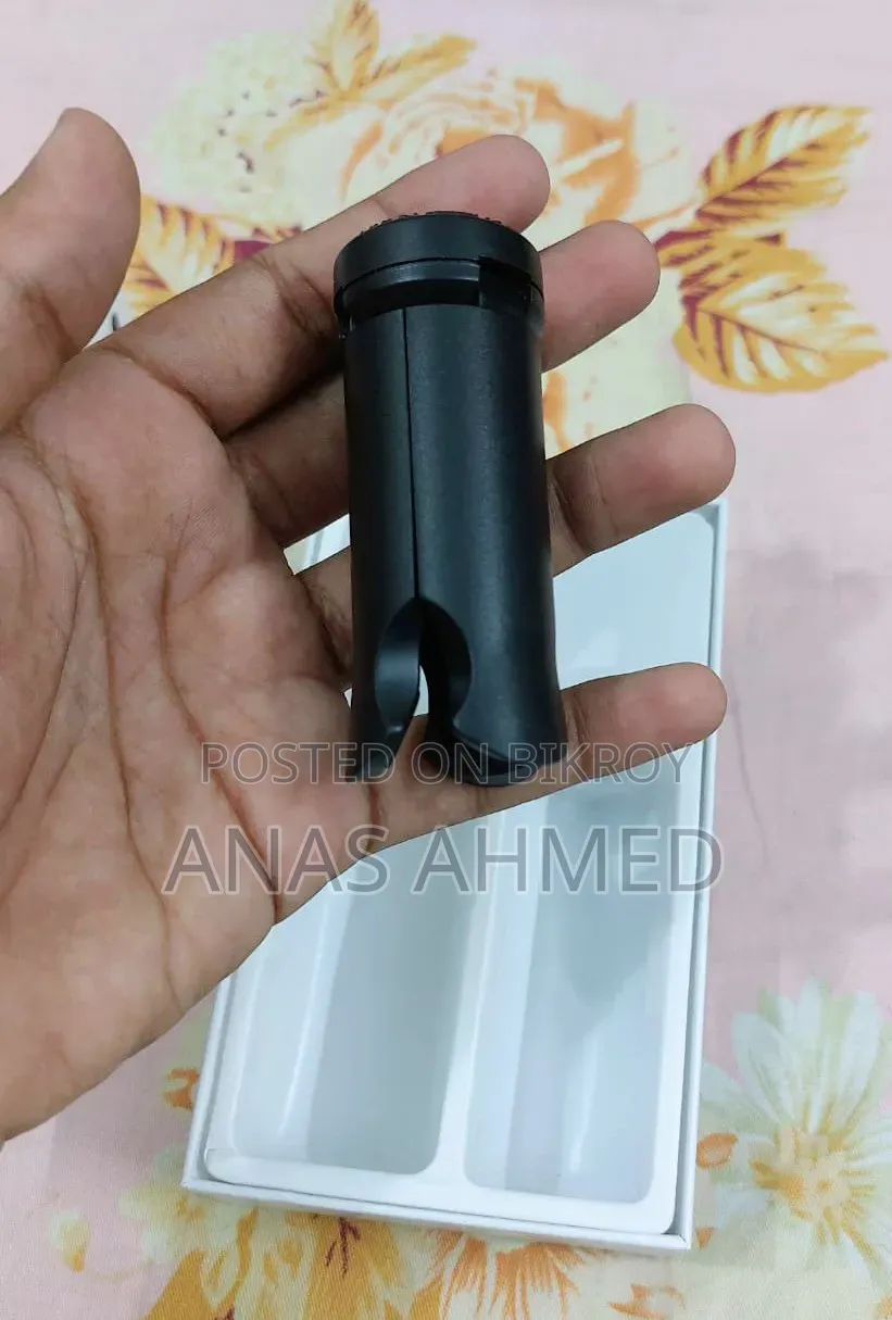 A photo video camera.