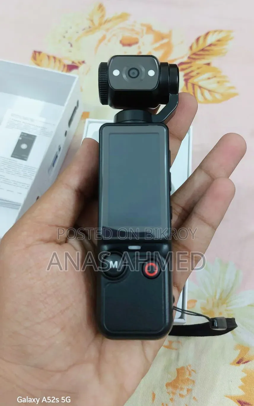 A photo video camera.