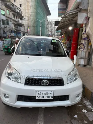 টয়োটা রাশ ১.৫ চার চাকা চালিত ২০১৬ পার্ল