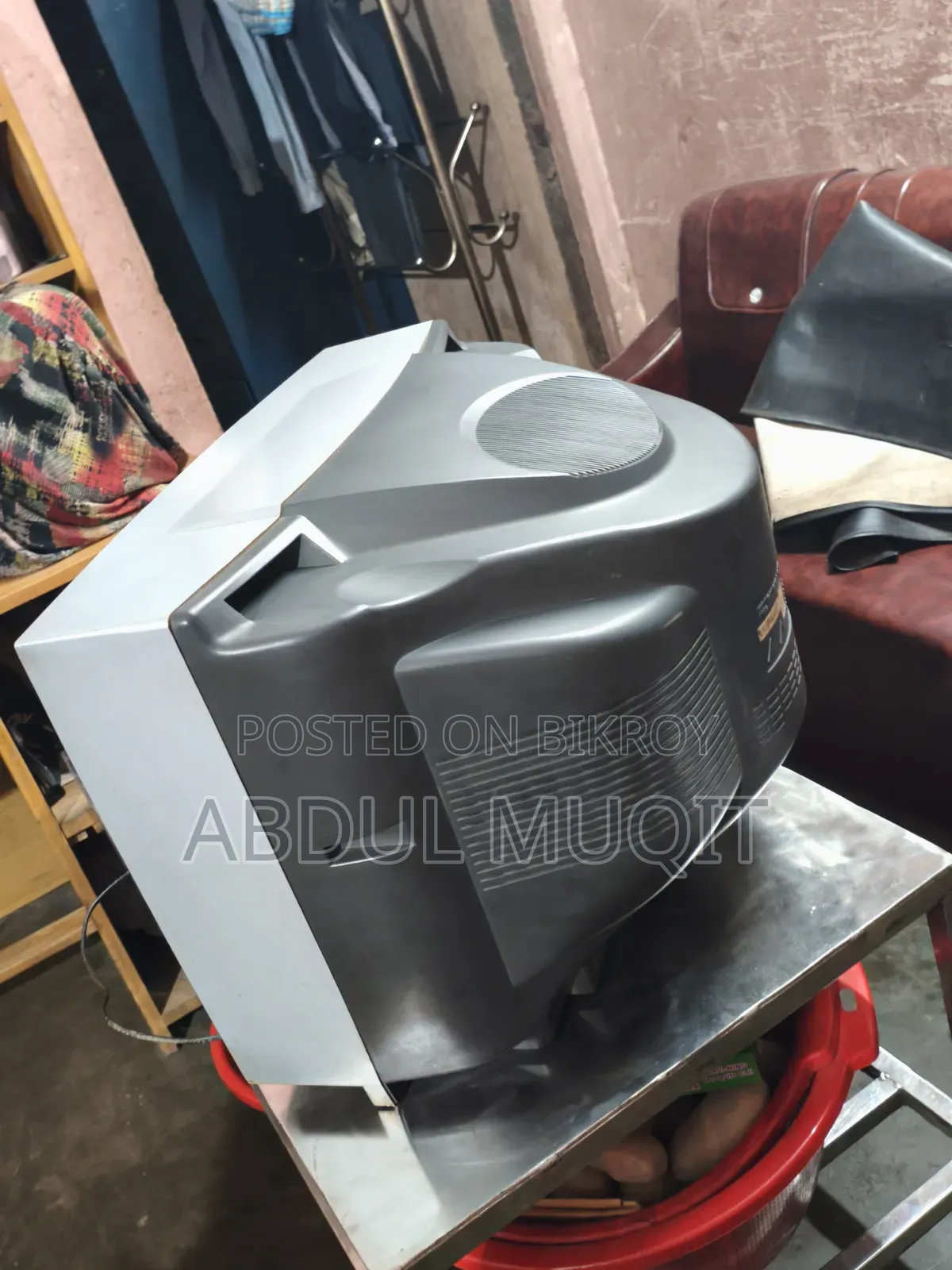 Spotless and Like-New Konka 21" Box TV | Retro Gaming & Classic