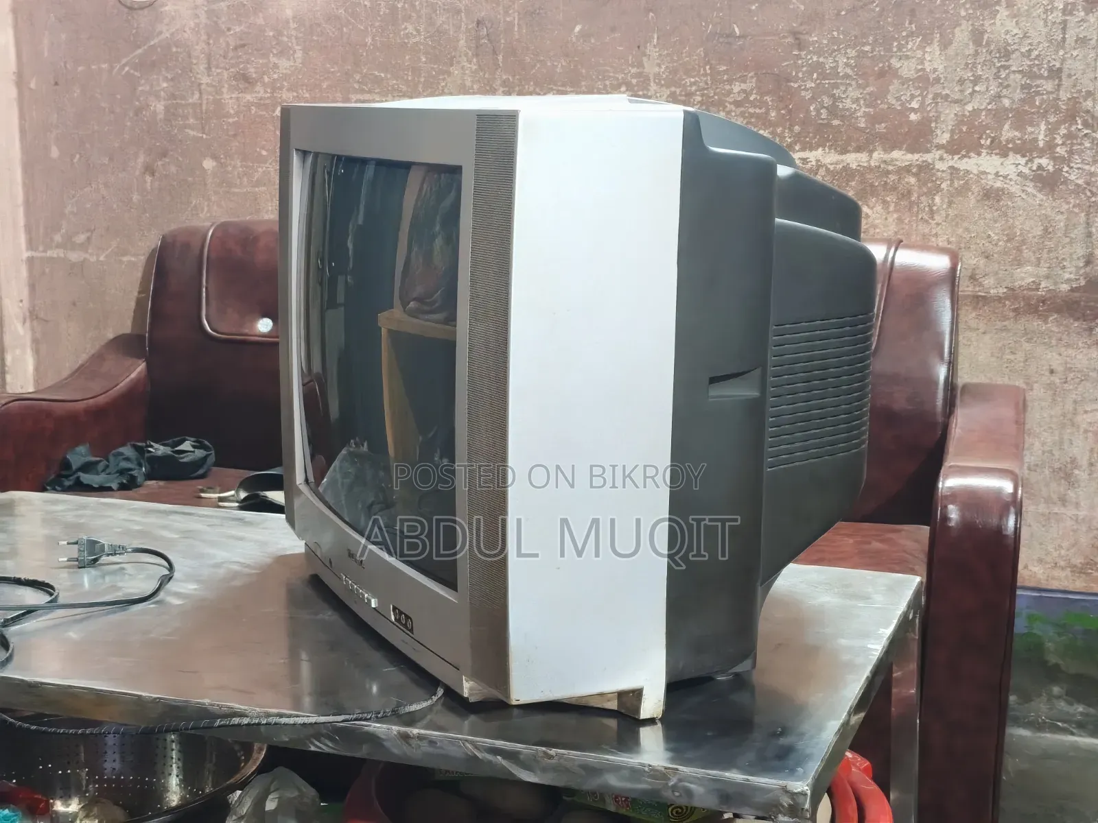 Spotless and Like-New Konka 21" Box TV | Retro Gaming & Classic