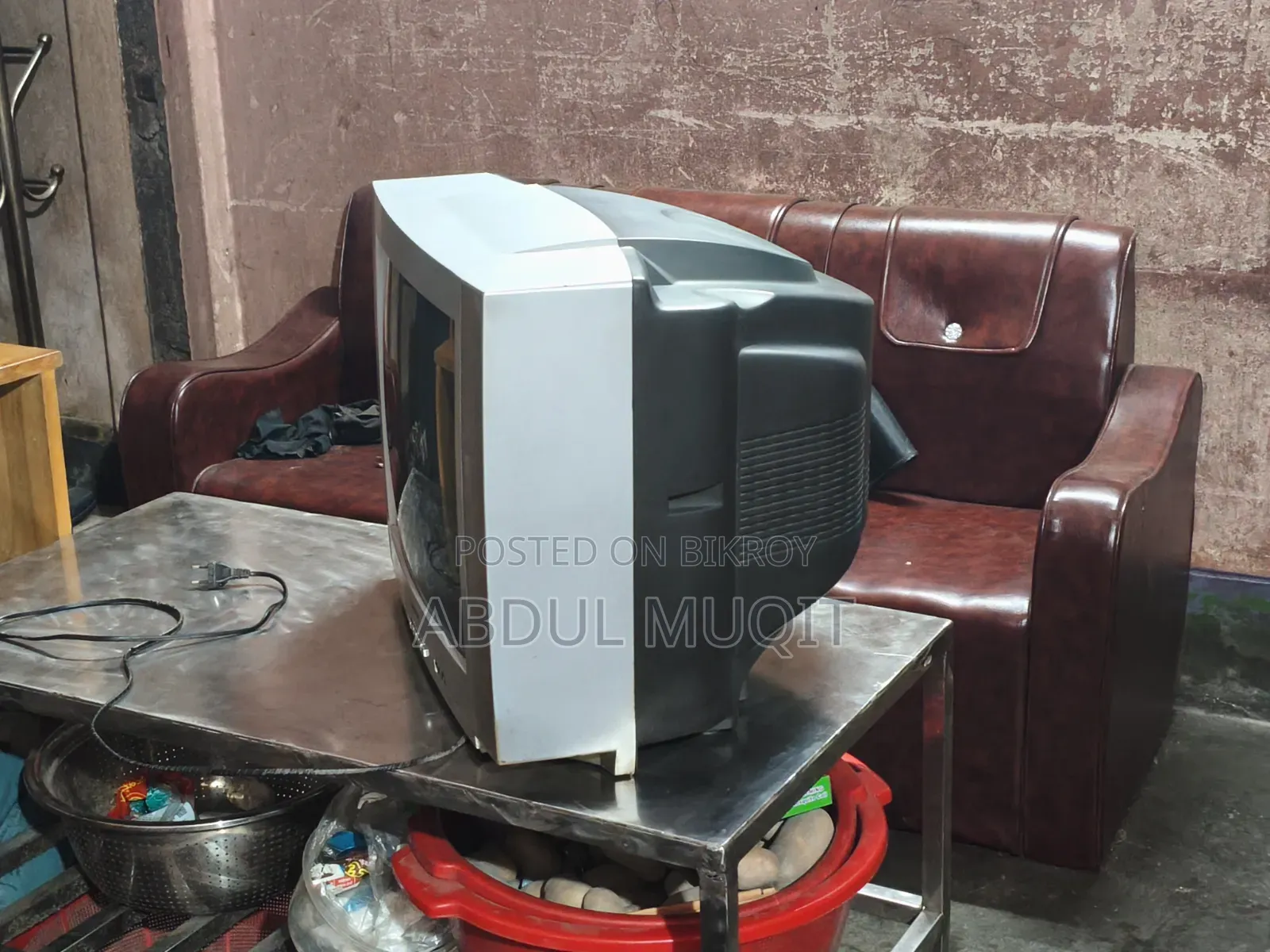 Spotless and Like-New Konka 21" Box TV | Retro Gaming & Classic