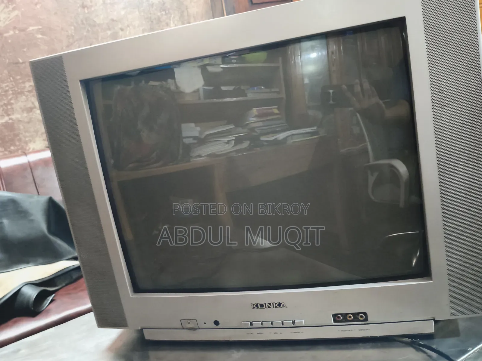 Spotless and Like-New Konka 21" Box TV | Retro Gaming & Classic