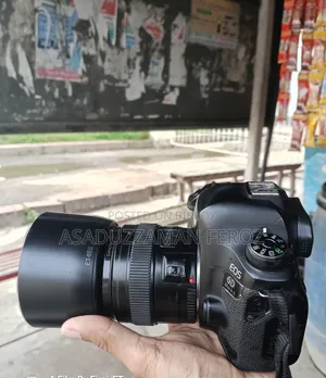 Canon 6D Mark II + 85mm Lens + Flash