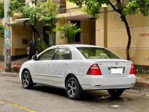 Toyota Corolla Sedan 2005 White