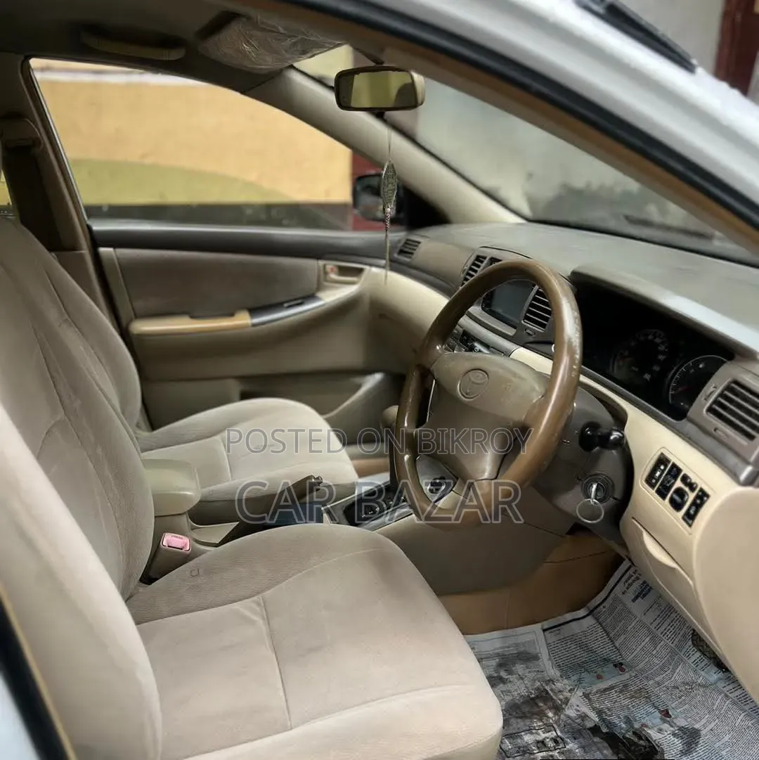 Toyota Corolla Sedan 2005 White