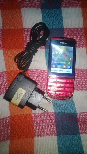 Nokia Asha 300 Red