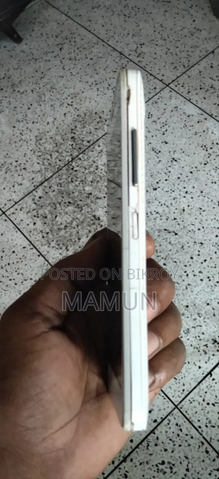 Walton Primo R8 64 GB White