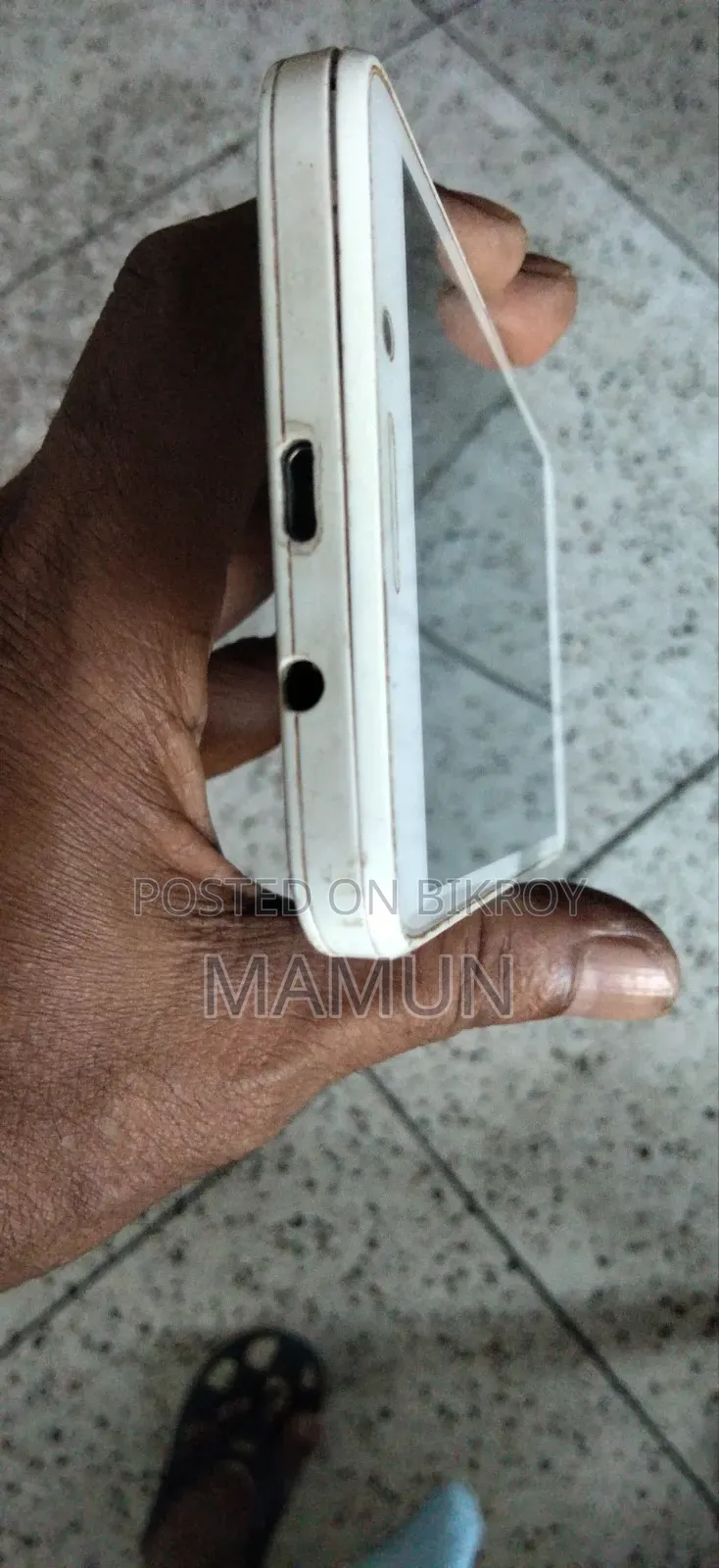 Walton Primo R8 64 GB White