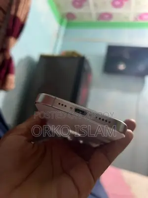 অ্যাপল আইফোন ১৫ প্রো ১২৮ জিবি হোয়াইট