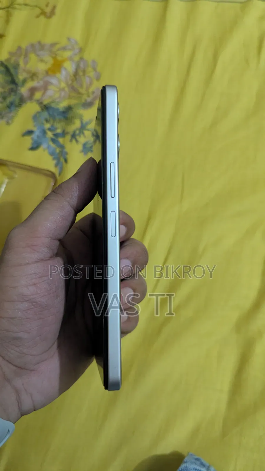 ভিভো ওয়াই০৪ ৬৪ জিবি গোল্ড