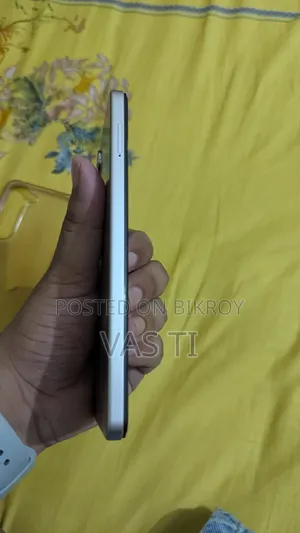 ভিভো ওয়াই০৪ ৬৪ জিবি গোল্ড