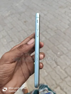 Apple iPhone 11 64 GB