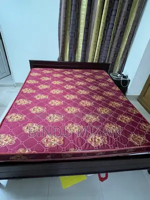 ব্যবহৃত ম্যাট্রেস