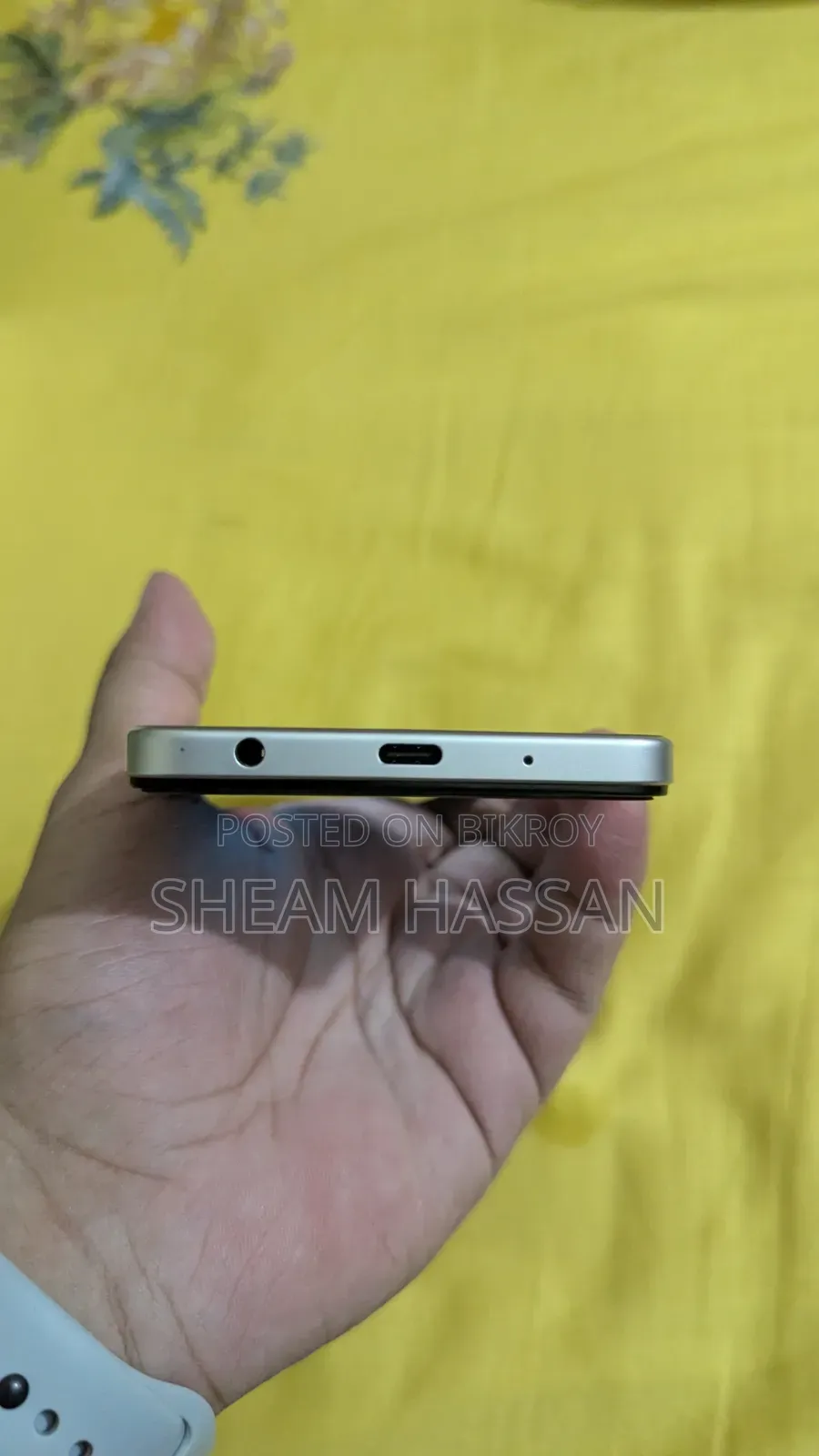 Vivo Y04 64 GB Gold