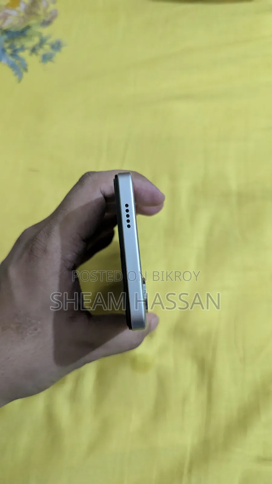 Vivo Y04 64 GB Gold