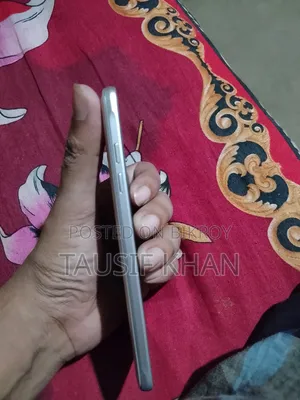 স্যামসাং গ্যালাক্সি জে৭ ১৬ জিবি গোল্ড