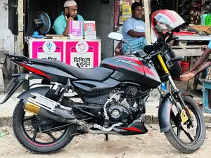 বাজাজ পালসার ১৫০ ২০২২ কালো