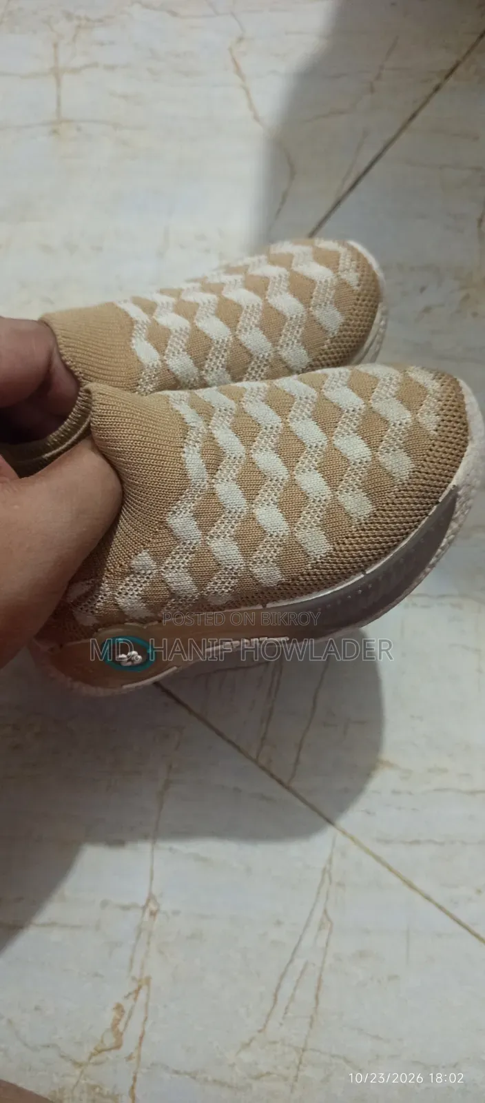 বাচ্চাদের কেডস ও স্নিকার্স বিক্রি হবে
