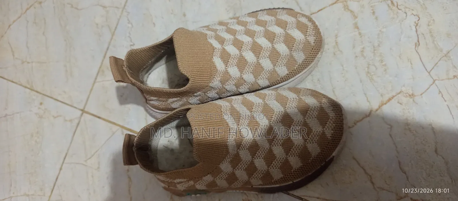 বাচ্চাদের কেডস ও স্নিকার্স বিক্রি হবে