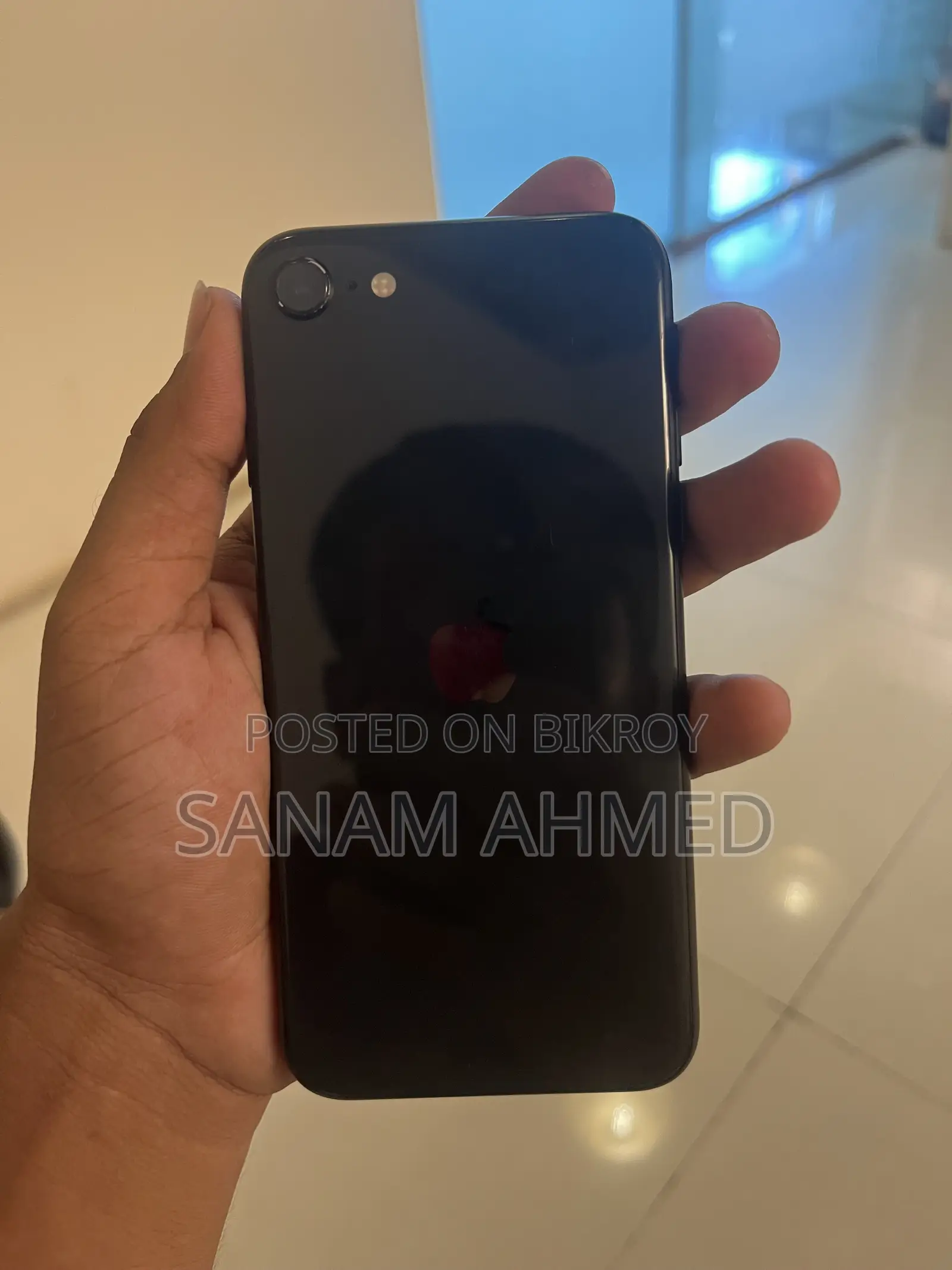 Apple iPhone SE (2020) 64 GB Black