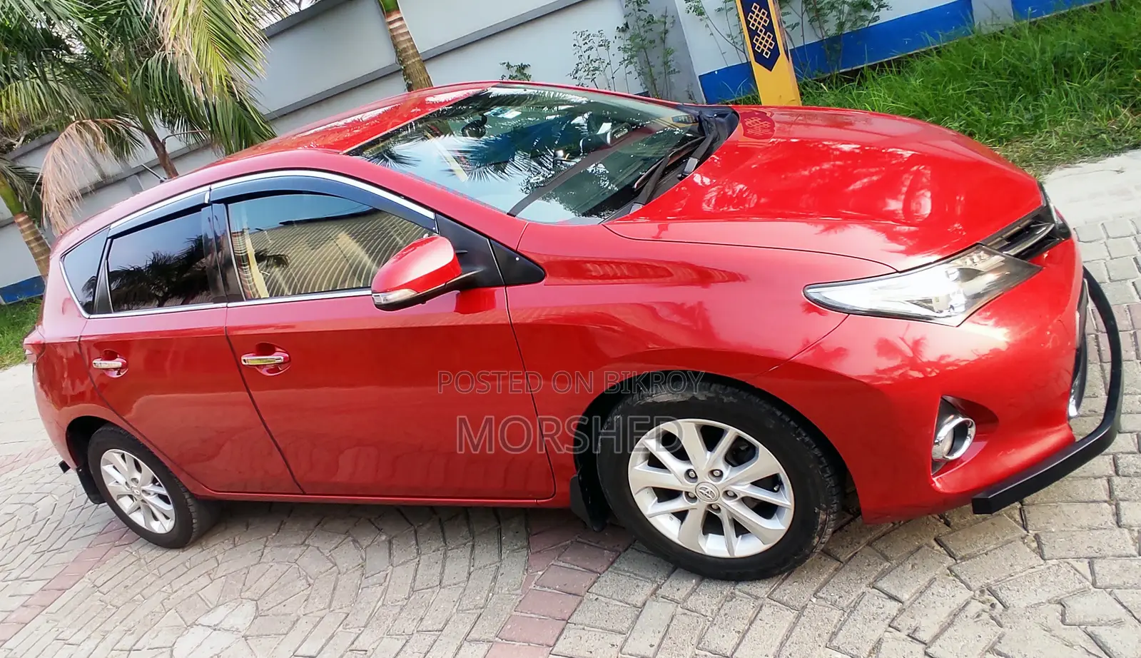 Toyota Auris 2013 Red