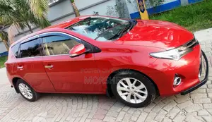 Toyota Auris 2013 Red
