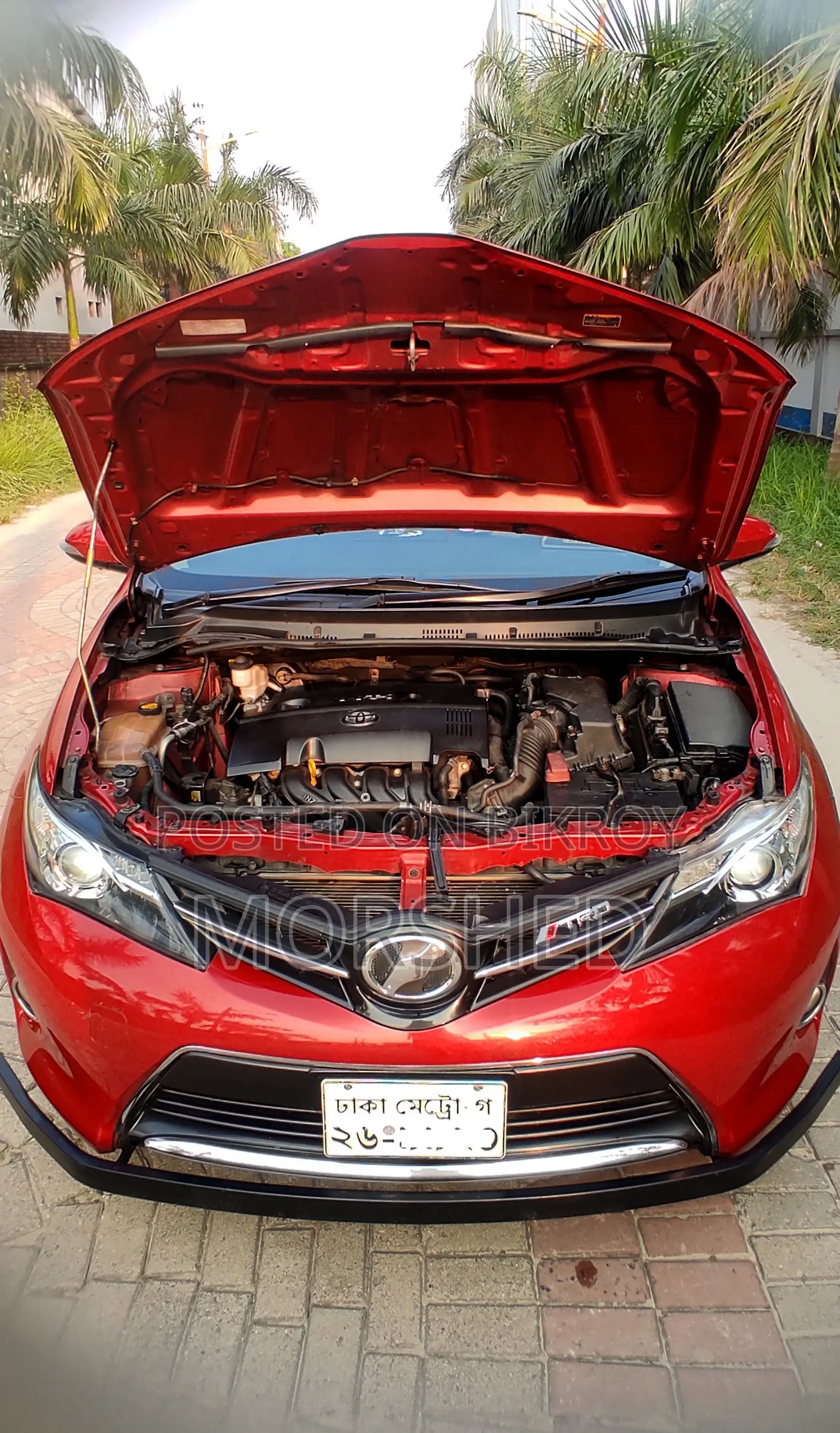 Toyota Auris 2013 Red
