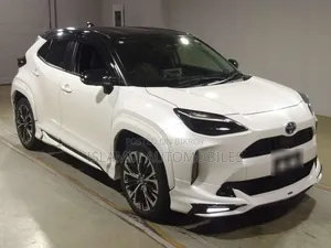 Toyota Yaris 2021 Pearl