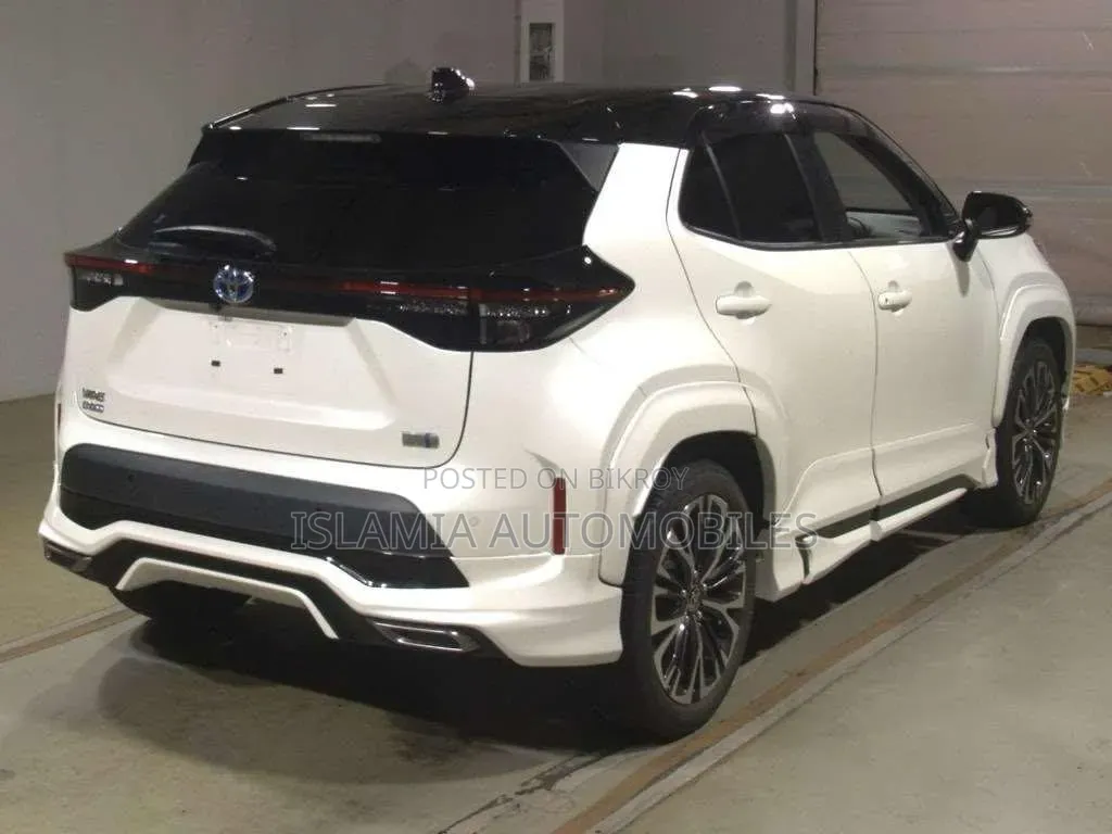 Toyota Yaris 2021 Pearl