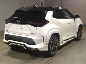 Toyota Yaris 2021 Pearl