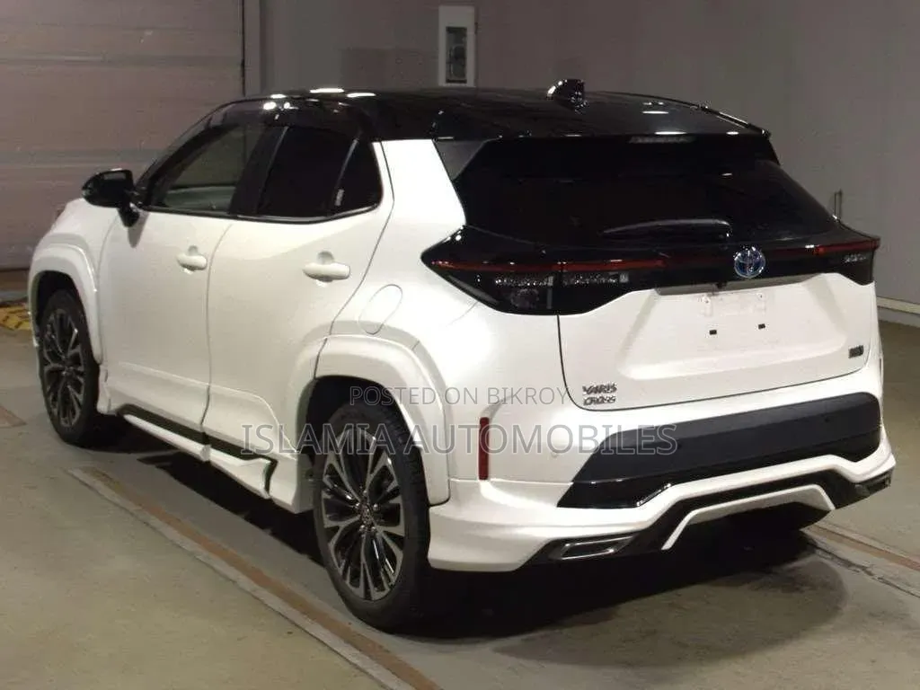Toyota Yaris 2021 Pearl