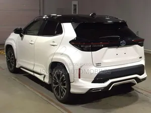 Toyota Yaris 2021 Pearl