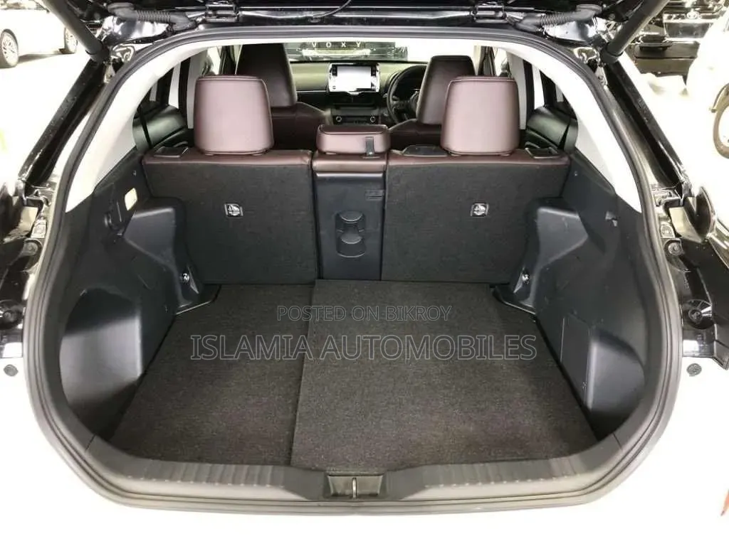 Toyota Yaris 2021 Pearl
