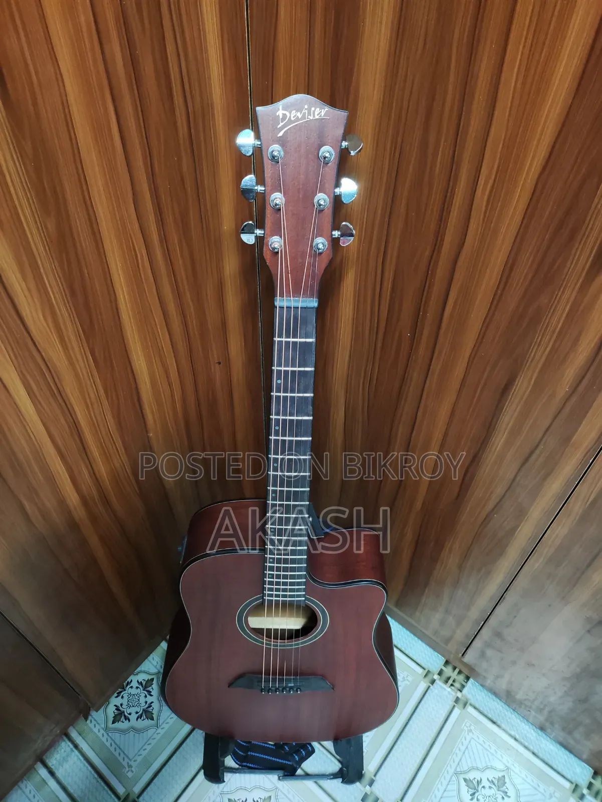 ইকুলাইজারসহ ডিভাইজার অ্যাকোস্টিক গিটার