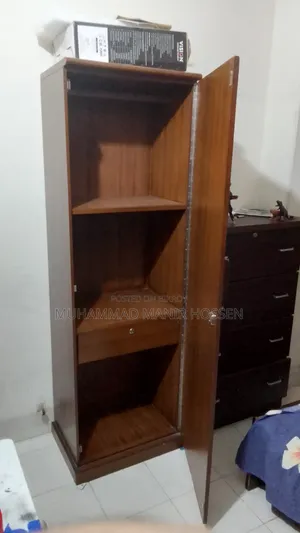 Single-Door Almirah