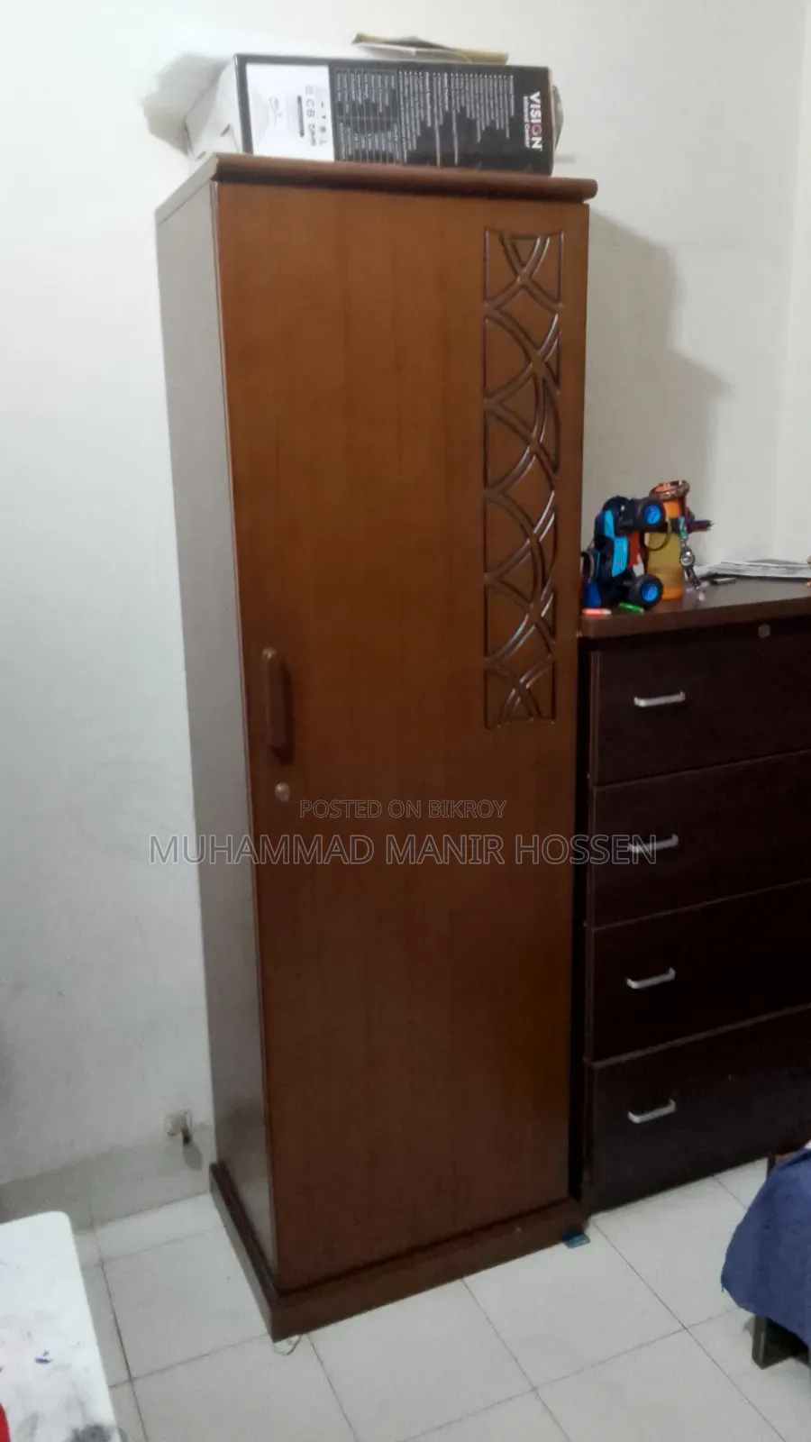 Single-Door Almirah