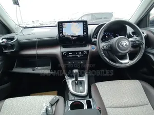 Toyota Yaris Cross 2021 Red