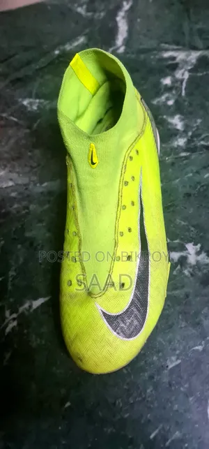 ফুটবল টার্ফ