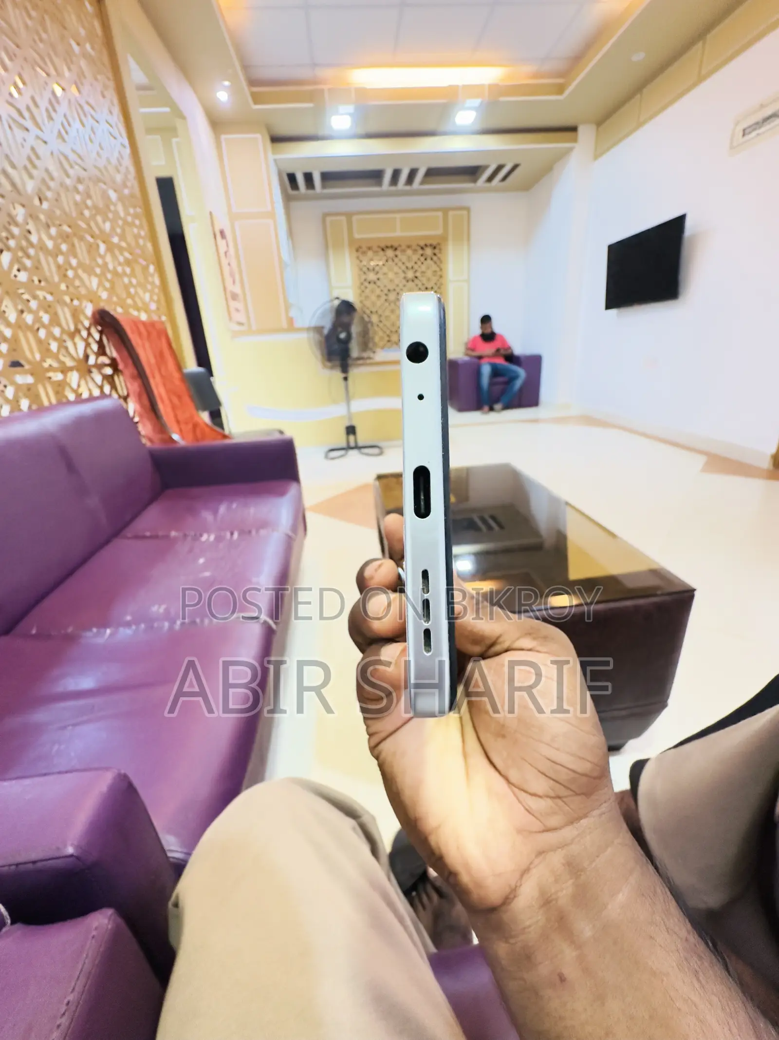 টেকনো স্পার্ক ৪০ ১২৮ জিবি হোয়াইট