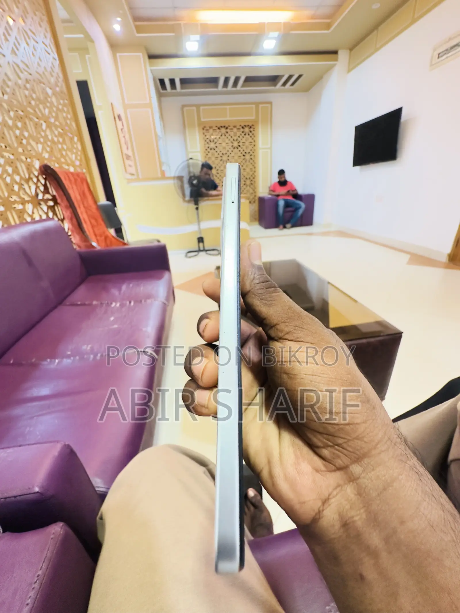 টেকনো স্পার্ক ৪০ ১২৮ জিবি হোয়াইট