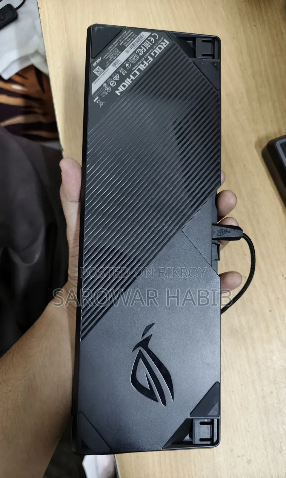 আসুস আরওজি ফ্যালশিওন
