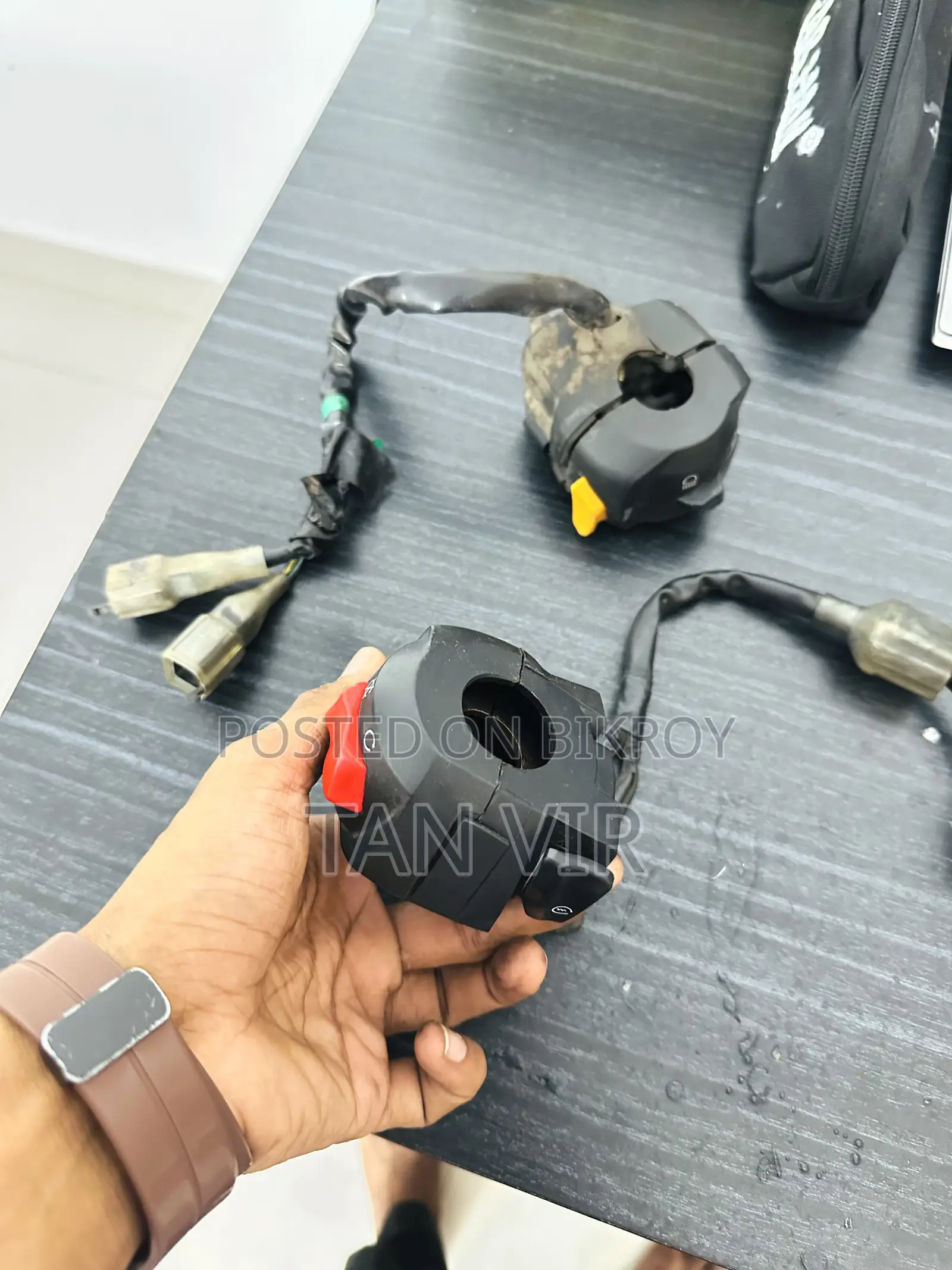 টিভিএস ৪ভি স্টক চাপা