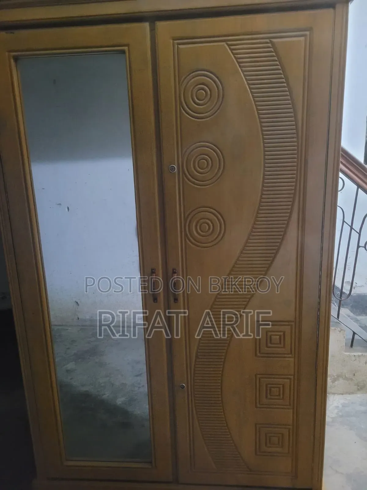 সেগুন কাঠের আলমারি