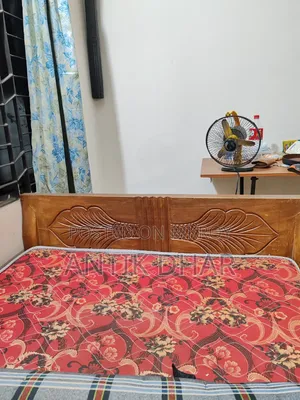 ৪/৭ কাঠের খাট